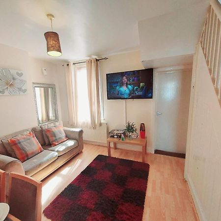 Cedar Villa - Perfect For Longer Stays Chatham  Exteriör bild