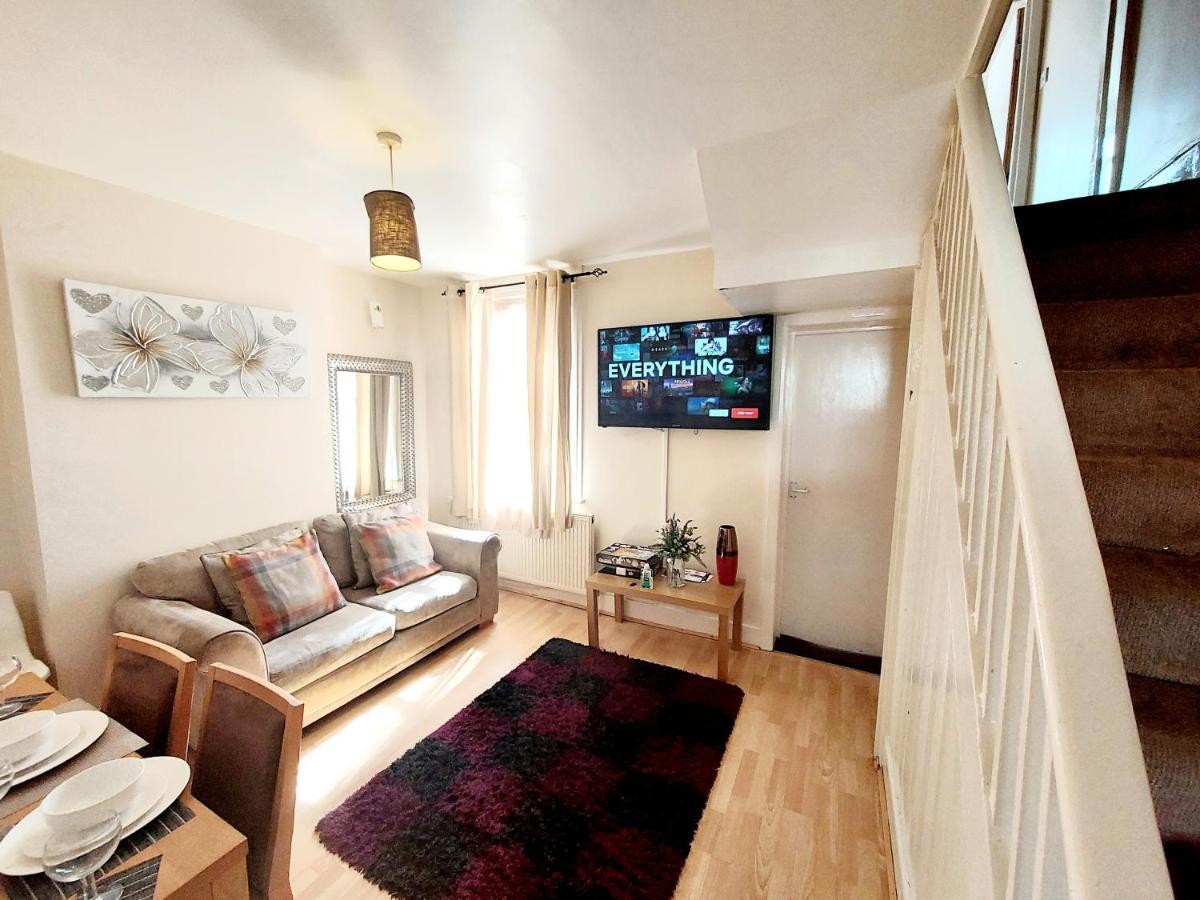 Cedar Villa - Perfect For Longer Stays Chatham  Exteriör bild